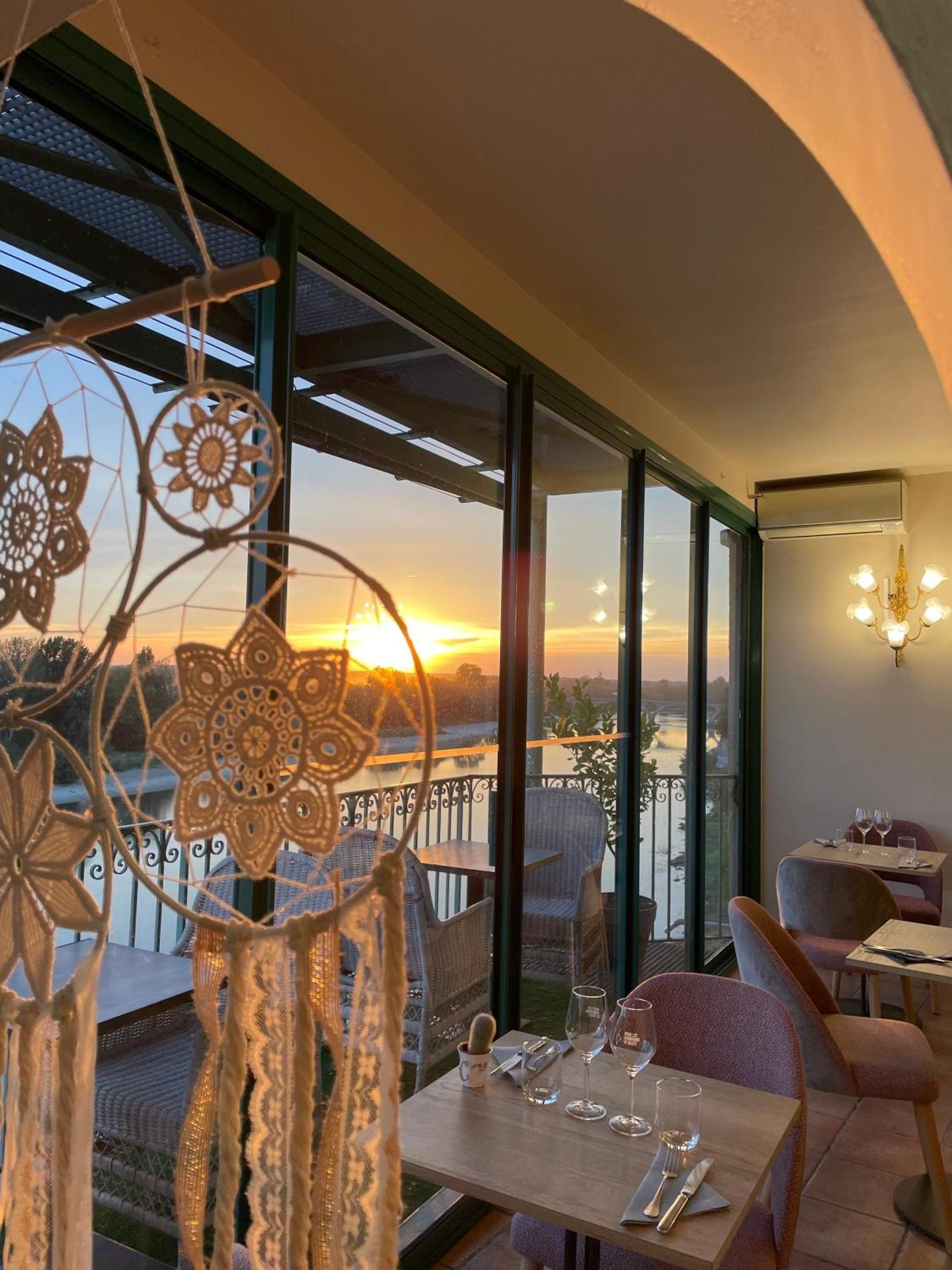 Hotel Restaurant Cote Garonne Le Balcon Des Dames - Tonneins Fauillet Marmande - Vue Panoramique Bord De Garonne Chambres Climatisees Экстерьер фото